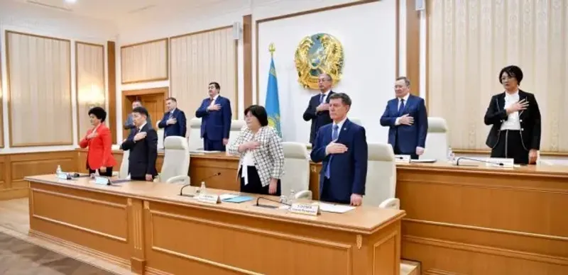 Судьи КС принесли присягу