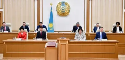 Конституционный суд постановил признать утратившим силу закон о Елбасы.