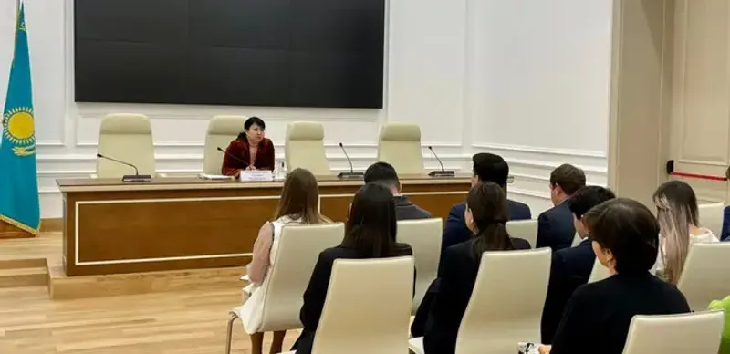 В Конституционном суде провели семинар по соблюдению норм служебной этики