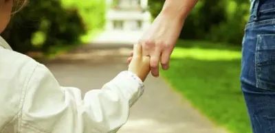 Суд поставил на очередь родителей детей