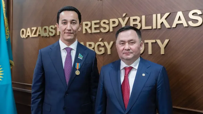 депутат Мажилиса и глава Верховного суда