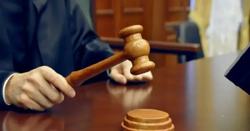 Суд запретил мужчине приближаться к жене