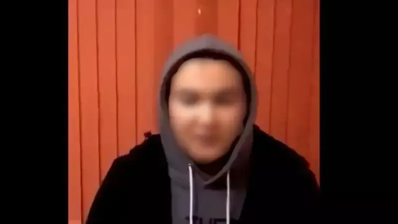 принес извинения