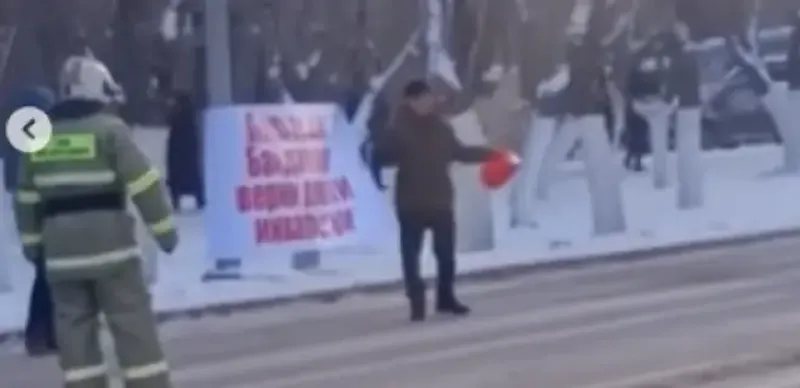 самоподжог перед зданием ДП Карагандинской области