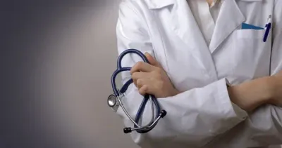 За драку с врачом мужчину арестовали на 2 суток