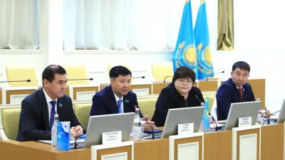 Жакип Асанов и Эльвира Азимова