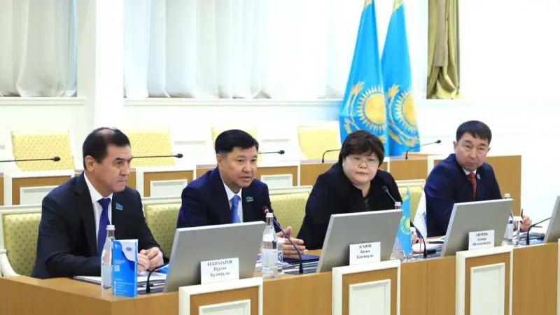 Жакип Асанов и Эльвира Азимова