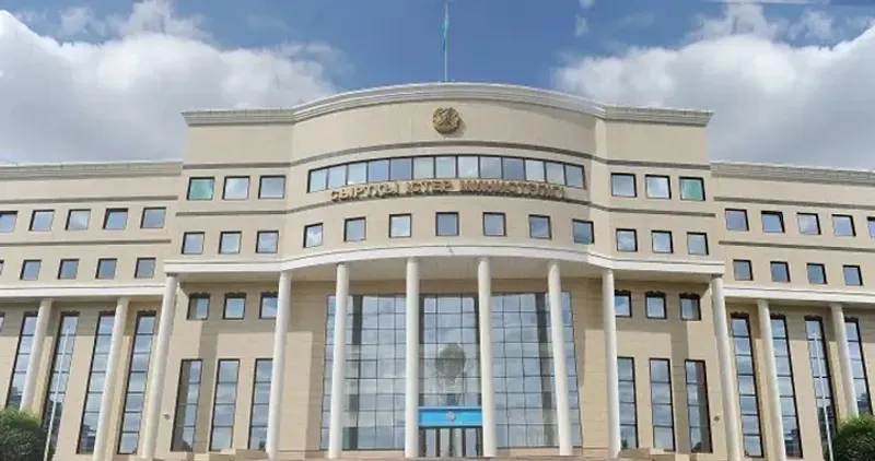 МИД РК эвакуирует сотрудников посольства Казахстана в Украине