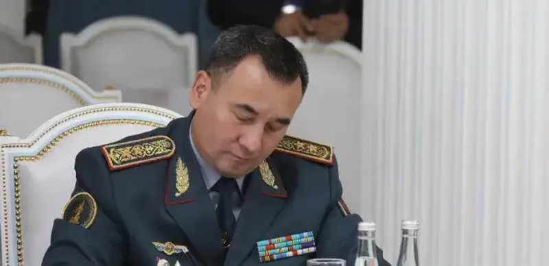 Дело экс-главы Минобороны рассматривают в суде