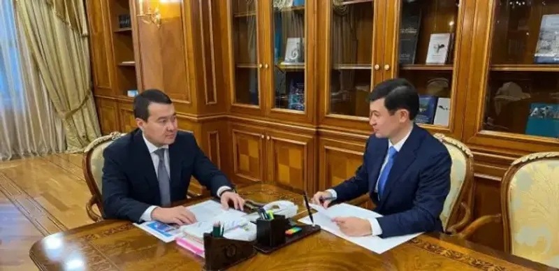 Алихан Смаилов и Наиль Ахметзакиров обсудили реформу суда