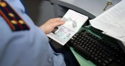 Суд осудил сотрудника миграционной службы за взятки