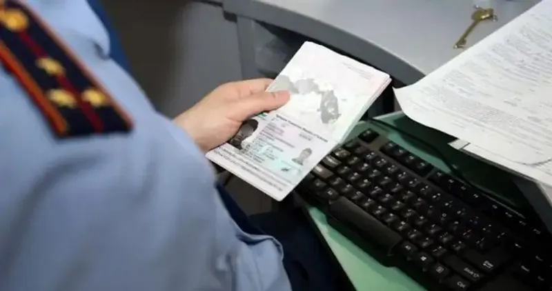 Суд осудил сотрудника миграционной службы за взятки