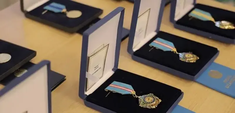 медали ко дню республики