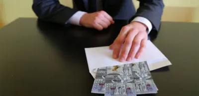 В Астане суд вынес приговор водителю за попытку дачи взятки