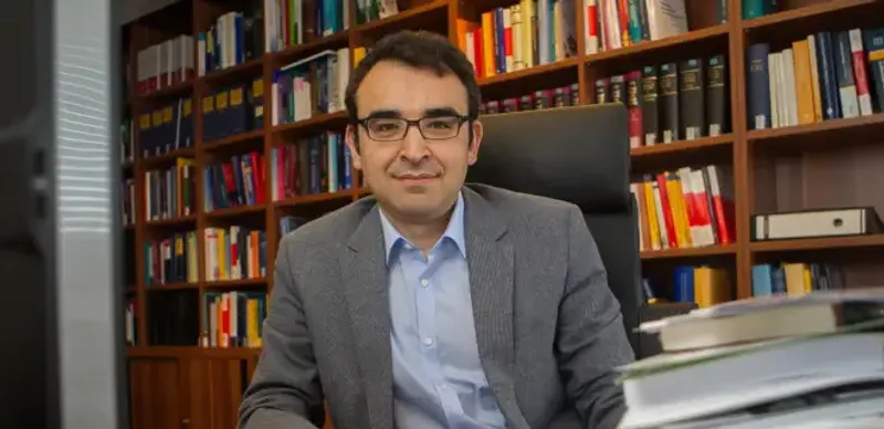 Азар Алиев: Право Казахстана предусматривает, как правило, оспоримость противоправных сделок