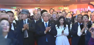 Касым-Жомарт Токаев поздравил казахстанцев с Днем Республики