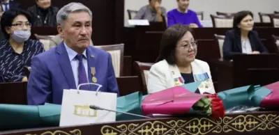 В Верховном cуде проводили в почетную отставку трех судей