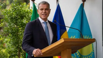 общественный деятель