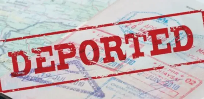 Двоих узбекистанцев выдворили за пределы страны