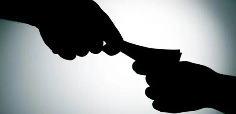 Главу коммунального предприятия Алматы подозревают в получении взятки