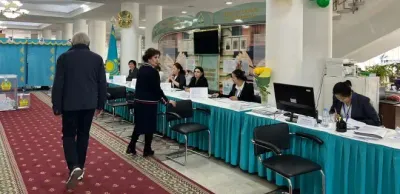 Казахстанцы голосуют на выборах