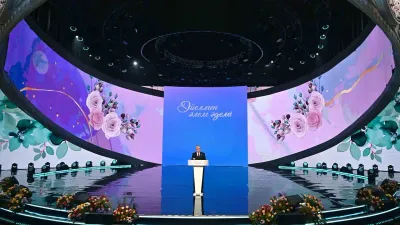 Токаев поздравил с 8 марта 