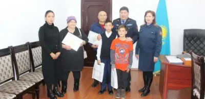 Полицейские наградили детей