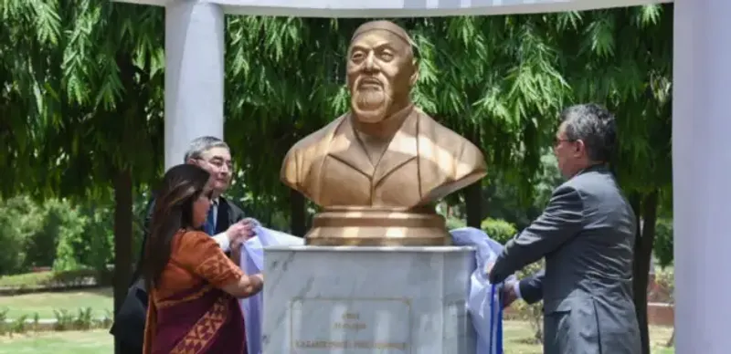 1441 улица и 99 школ названы в честь Абая