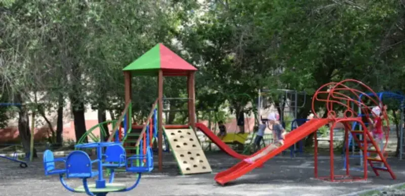В Таразе суд помог жителям сохранить детскую площадку