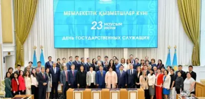 В Конституционном cуде поздравили государственных служащих