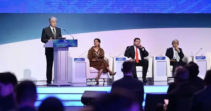 Токаев высказался об облегчении жизни казахстанцам за счет цифровизации