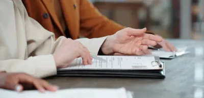 Запретить выдачу кредитов казахстанцам младше 21 года предложила депутат