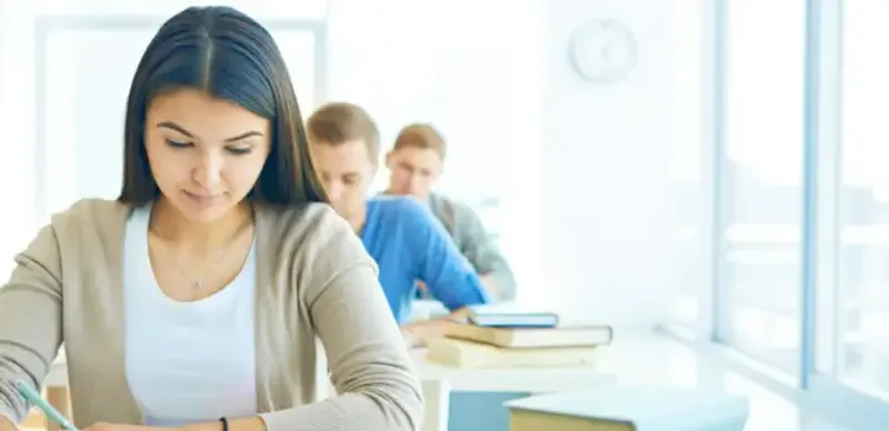 Каждый четвертый казахстанец имеет высшее образование