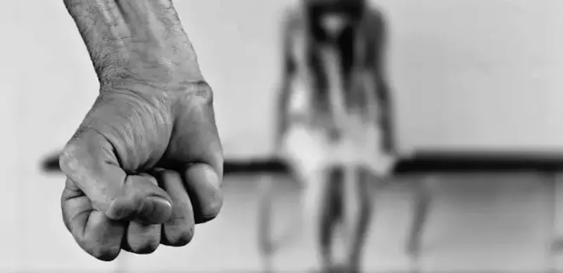 Суд оставил приговор без изменения избившему беременную жену