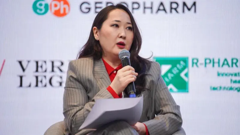 директор Департамента социальной сферы АЗРК