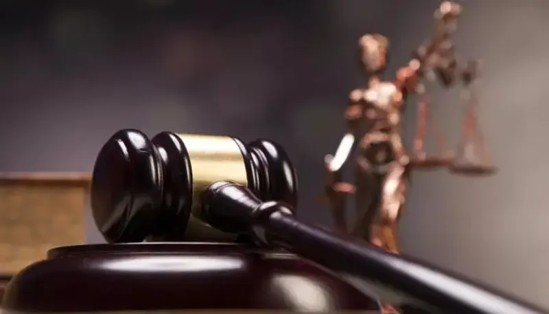 молоток судья приговор