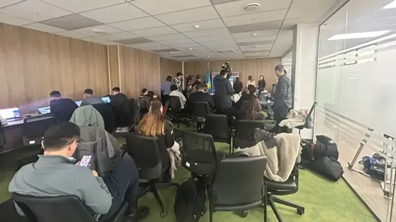 зал для СМИ в суде по Бишимбаеву