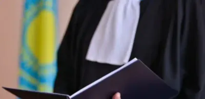 Трое судей Верховного суда освобождены от должностей