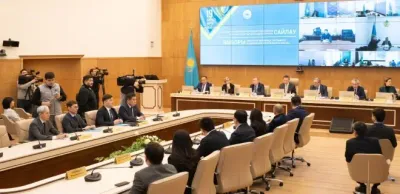 ЦИК зарегистрировала партсписки АMANAT и Respublica