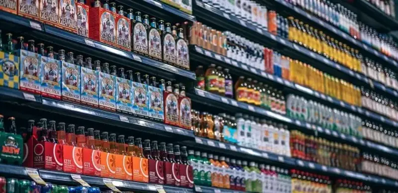 битье бутылок в магазине