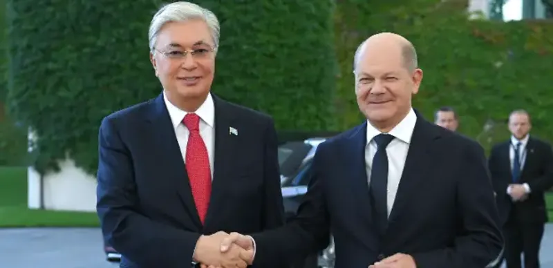 Касым-Жомарт Токаев провел встречу с канцлером Германии Олафом Шольцем