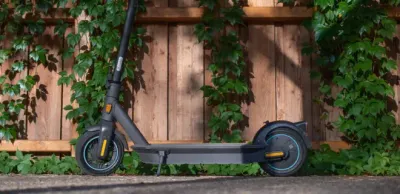 Пешеходы и электросамокаты: Депутат просит защитить граждан от «торпед-нарушителей» на электросамокатах
