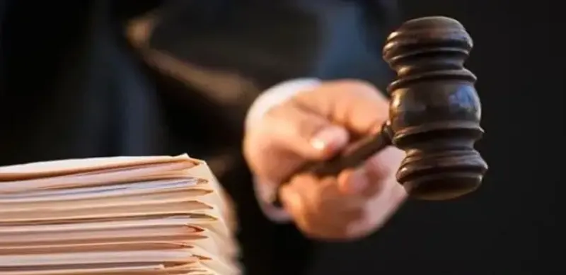 суд прокомментировал переквалификацию дела