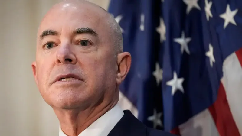 министр внутренней безопасности