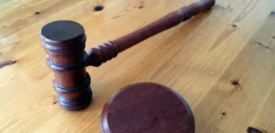 В Астане суд примирил женщину с департаментом комитета труда