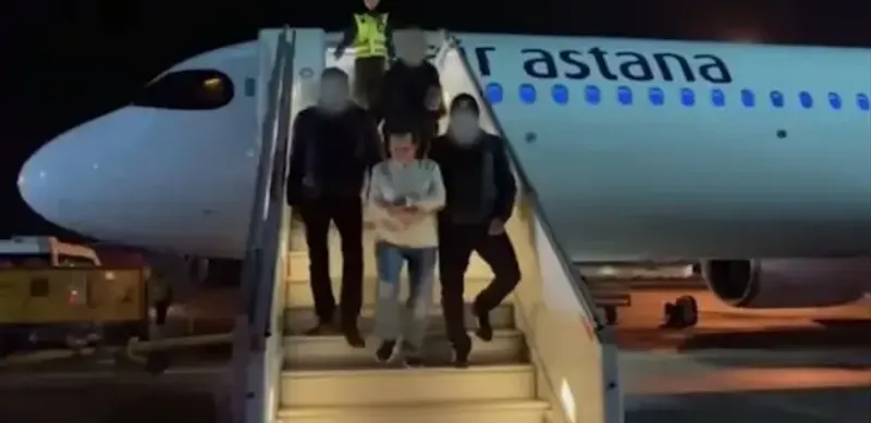 Еще одного члена ОПГ экстрадировали в Казахстан из Сербии