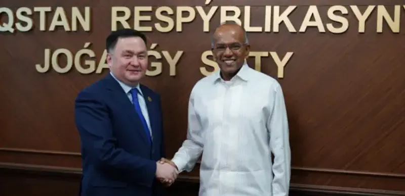 Асламбек Мергалиев встретился с министром внутренних дел и юстиции Сингапура