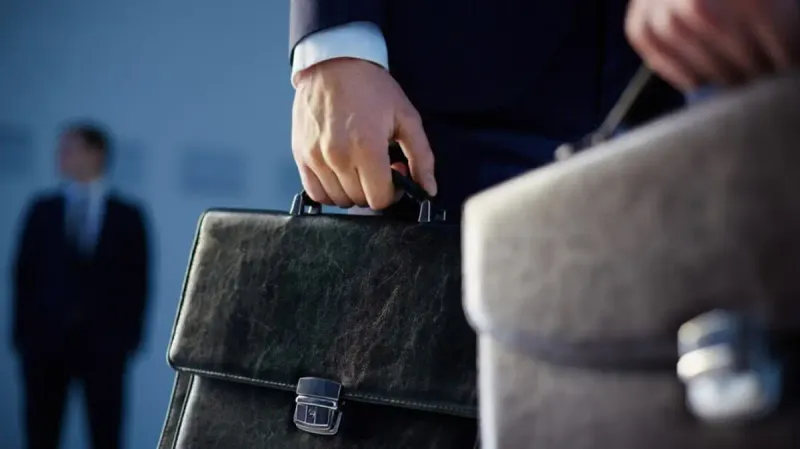 государственные служащие