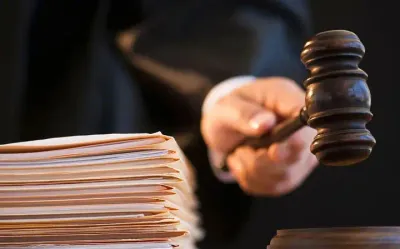 молоток судья приговор