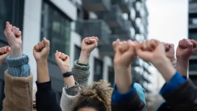 проведение протестов